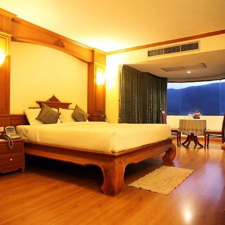 Furama Chiang Mai Hotel Екстериор снимка