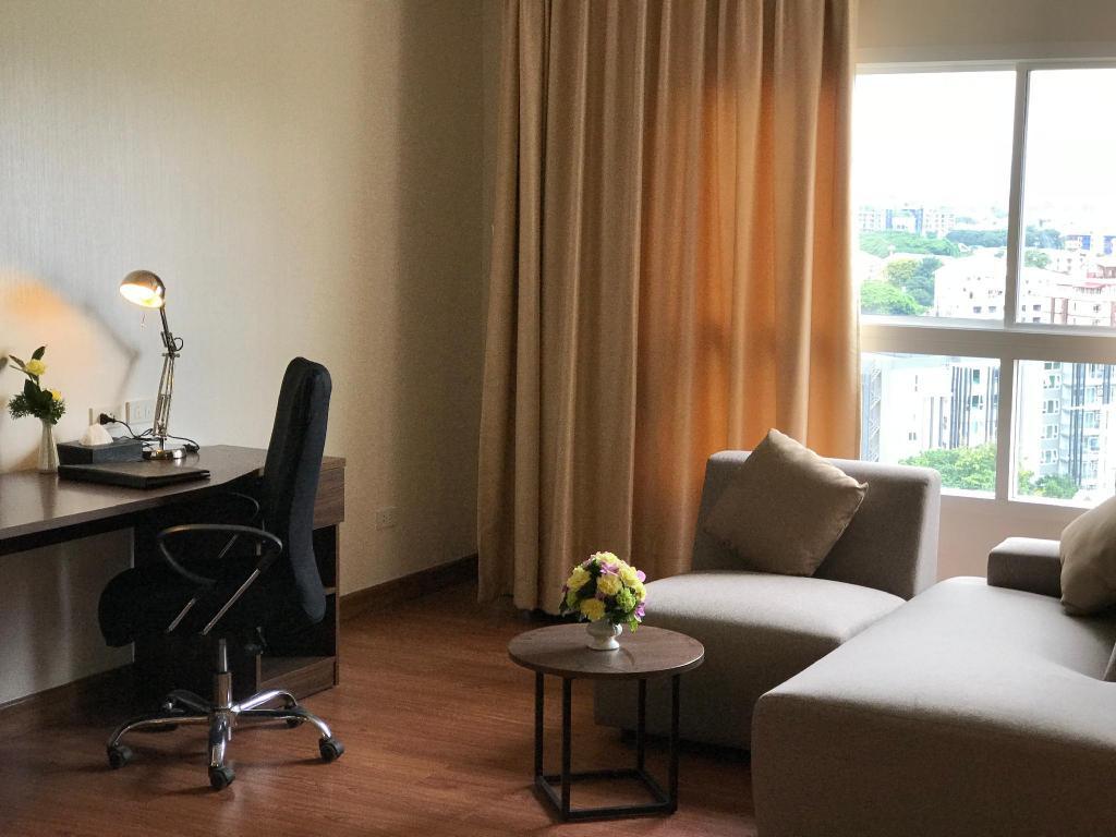 Furama Chiang Mai Hotel Екстериор снимка