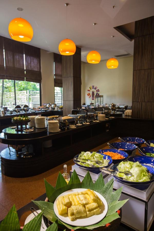 Furama Chiang Mai Hotel Екстериор снимка