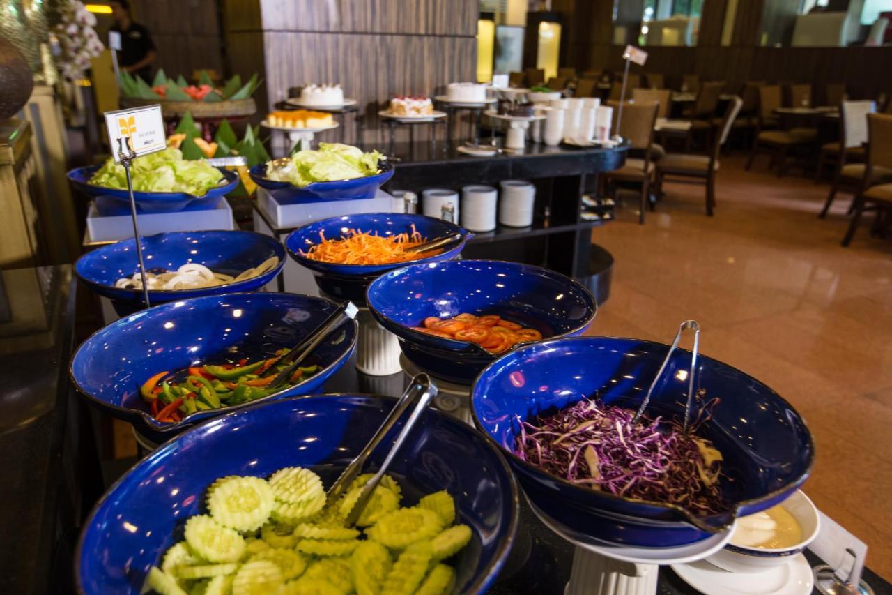 Furama Chiang Mai Hotel Екстериор снимка
